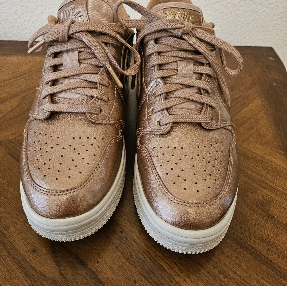Nike Air Jordan 1 Retro Women Size 7.5